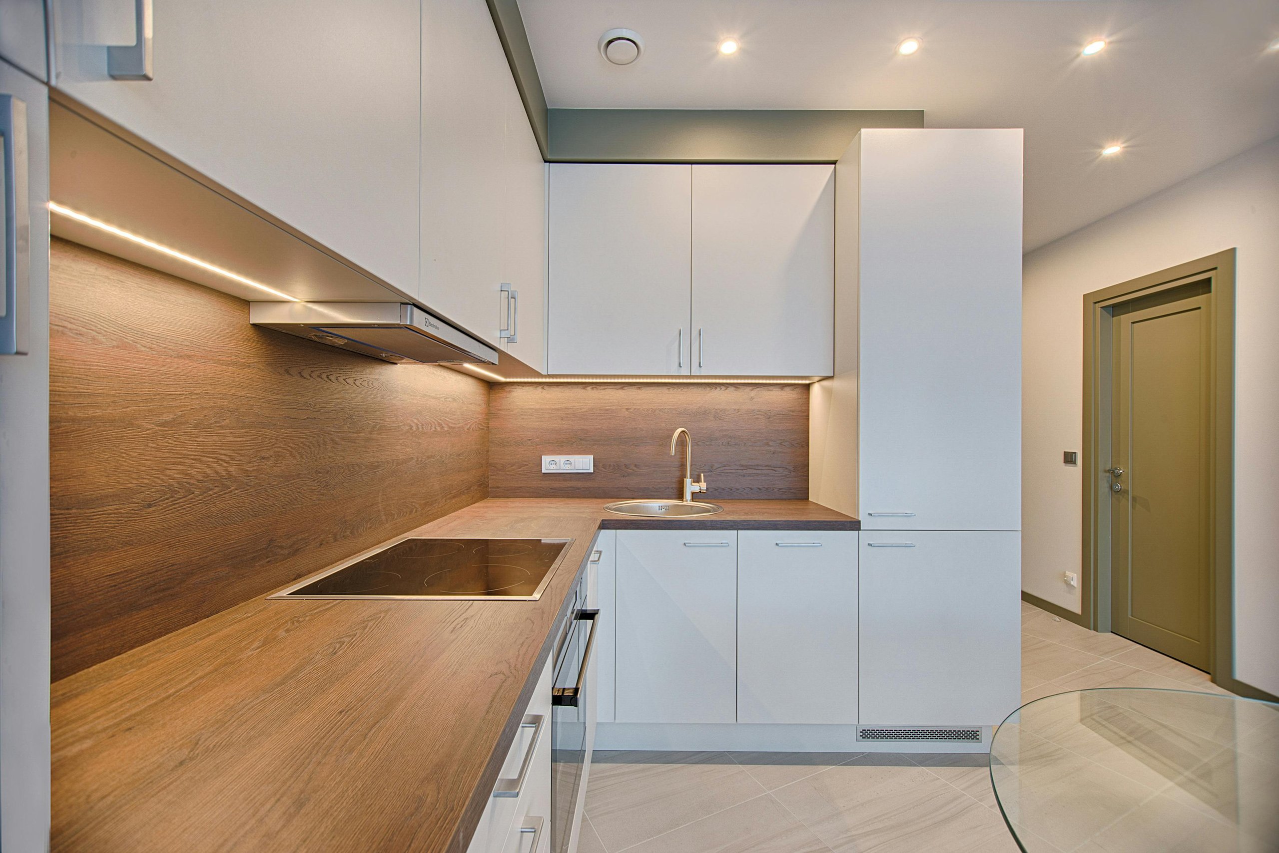 Why top hung windows work well for Bangalore spaces